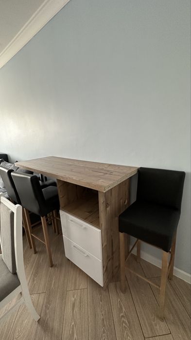 Барный стол с 3 стульями