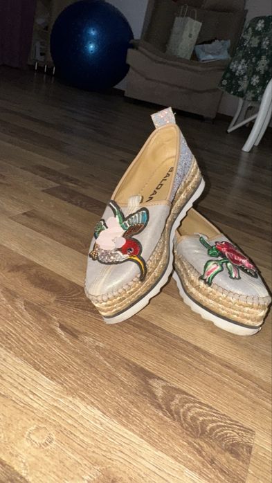 Продаетсв Обувь в хорошем качестве