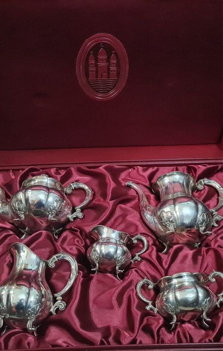 Антикварный сервиз серебряный