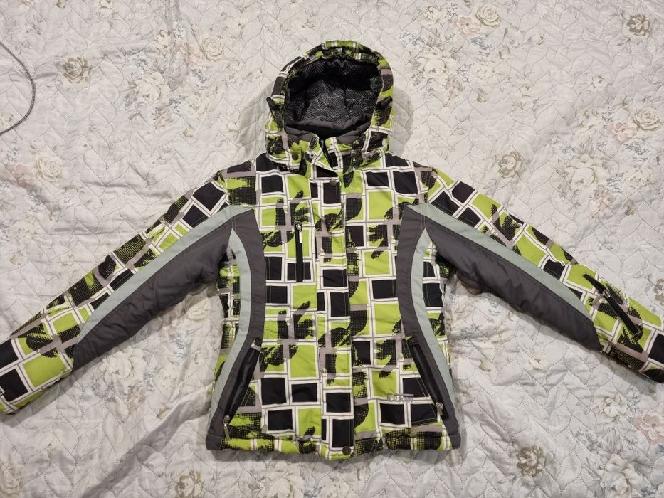 Дамско зимно яке xs размер