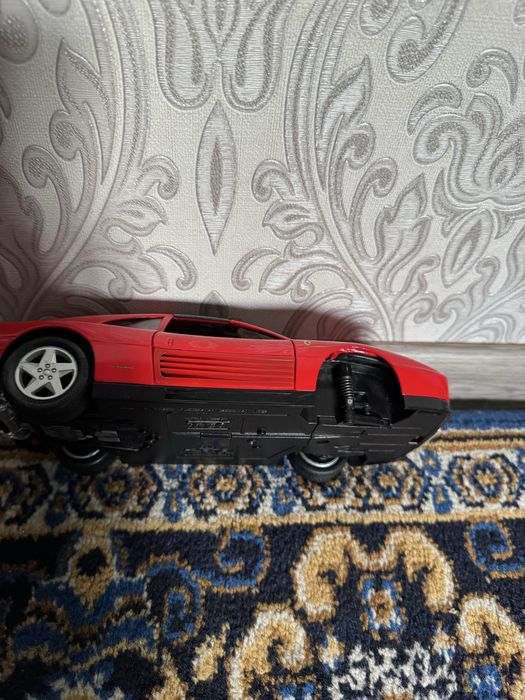 Продам модель Ferrari