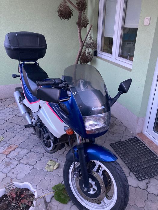 Motocicleta Kawasaki GPZ 500