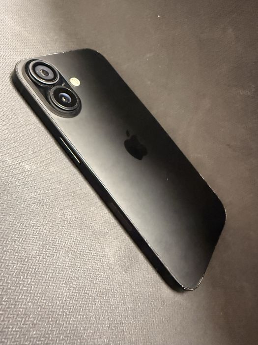 iPhone 16 black 128gb / за части