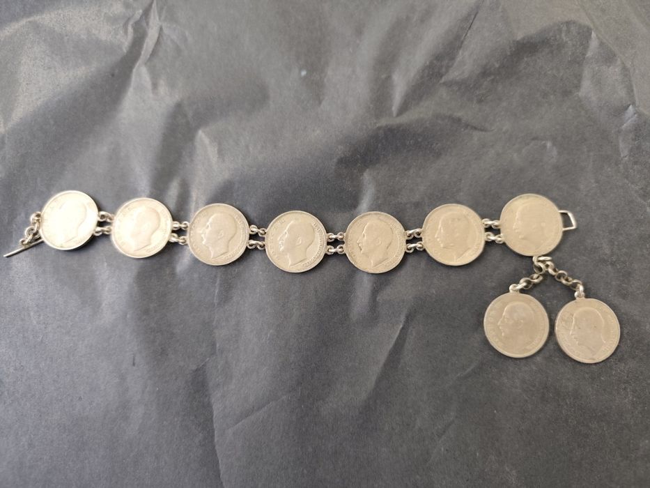 Стара гривна от сребърни Царски монети