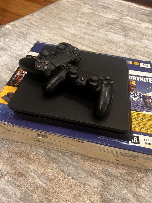 Sony playstation 4, 1Tb, + 8 игр