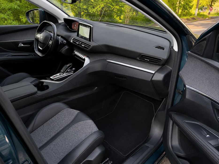 Peugeot 5008 Înmatriculată RO / Echipare Allure / EAT8 / 7 locuri / Proprietar