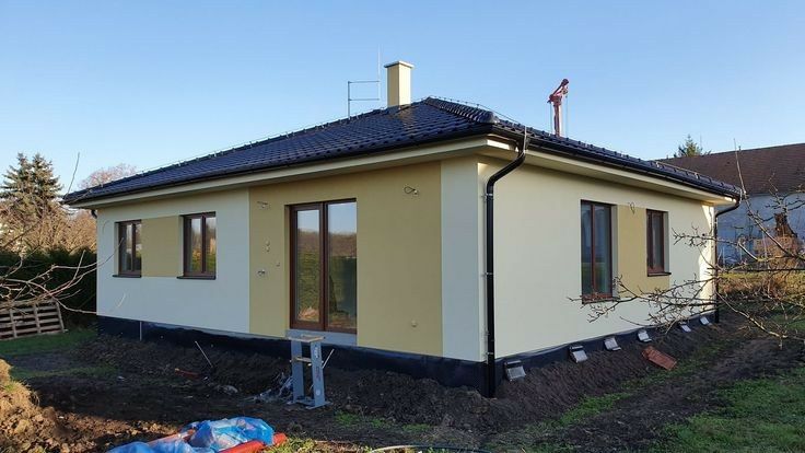 Vand case pe structura metalică