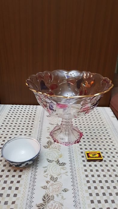 Ваза для фруктов и сладостей.