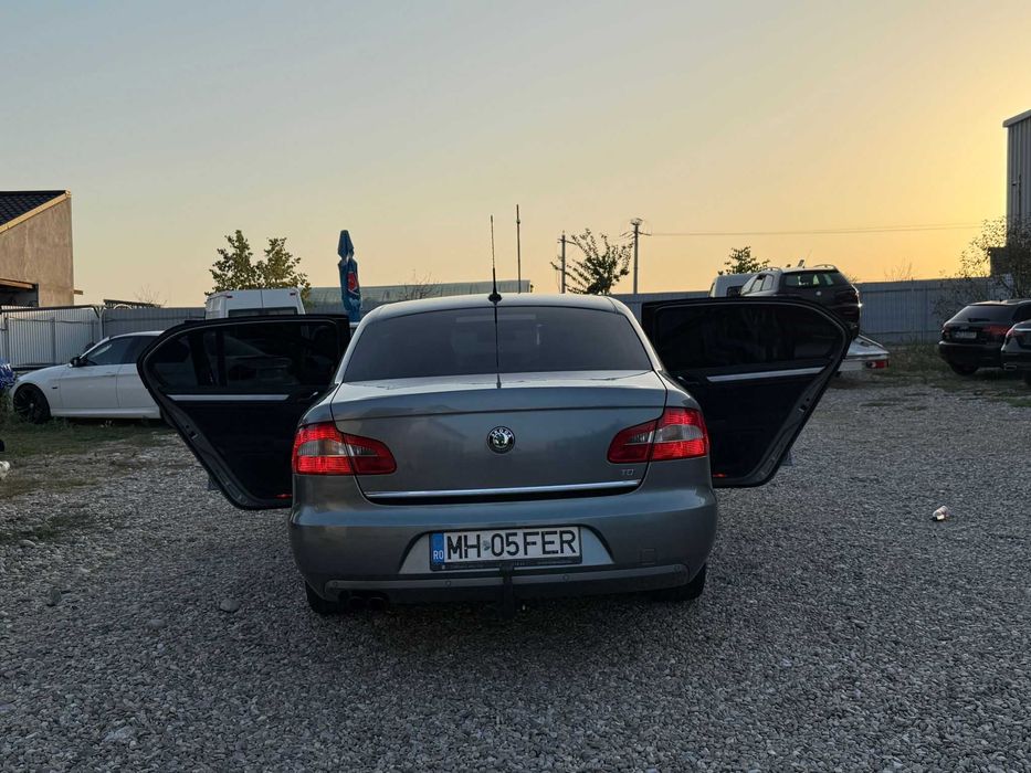 SKODA Superb 2011 — imagine 4