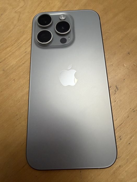 Продам Айфон 15 Pro