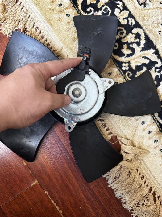 Nissan Tiida вентилятор