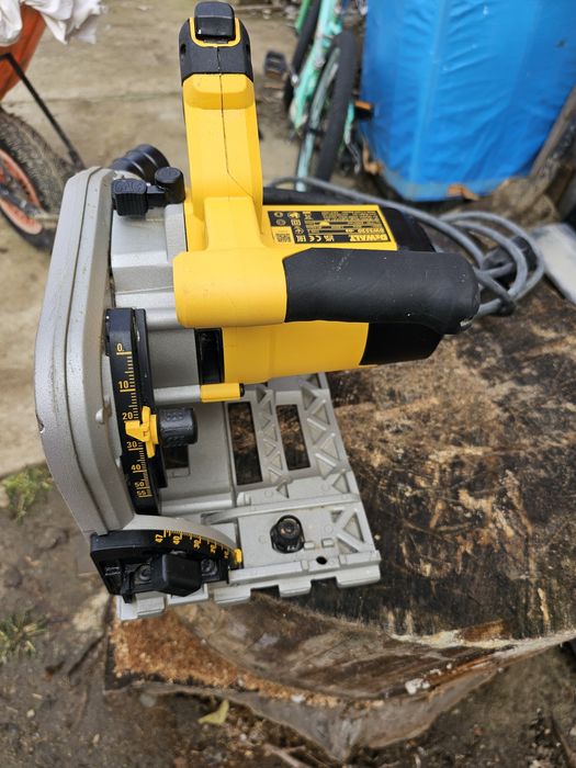 Circular dewalt Dws520