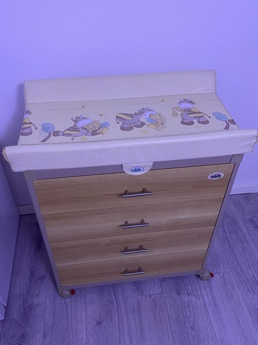 Masă de înfășat cu cădită și sertare