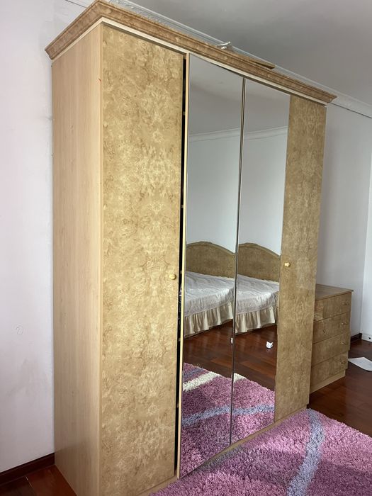 Продается спальный гарнитур