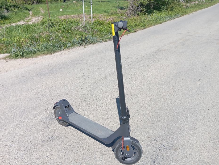 Trotineta Electrica Xiaomi 4 Lite Gen 2, ca noua, in garanție,unic proprietar, dețin hârtiile de achiziție