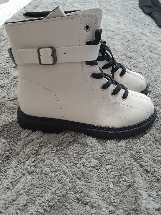 Продам ботинки детские