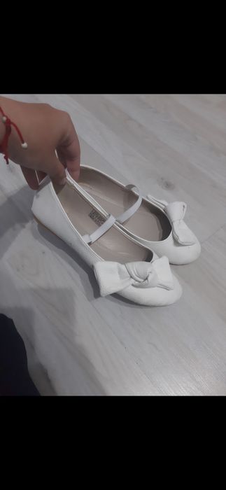 Pantofi fetite nr 35 cadou cei albi
