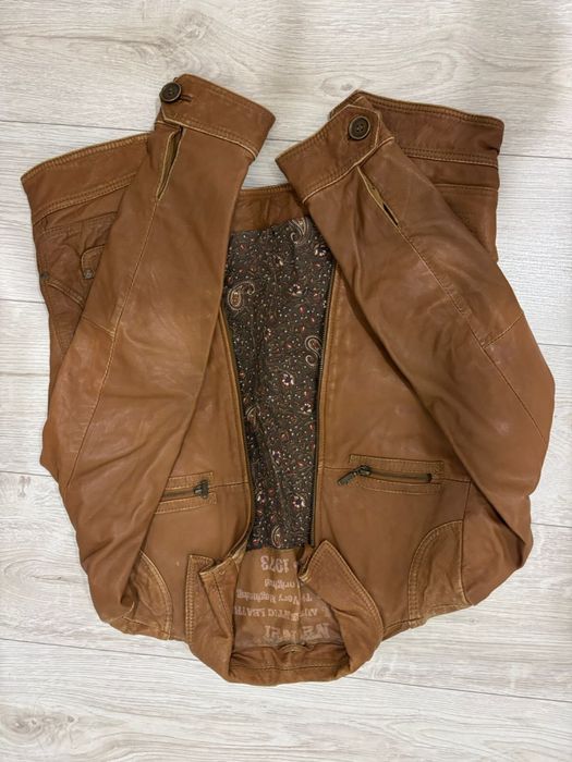 Верхняя одежда куртки брендовые xs s