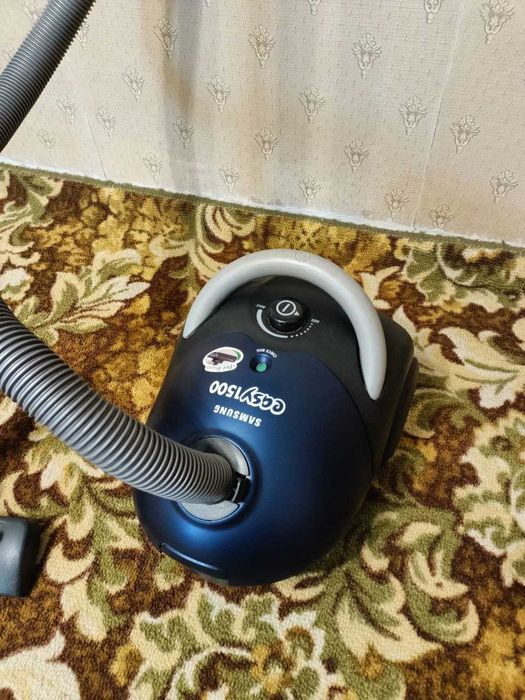 Продаётся пылесос SAMSUNG