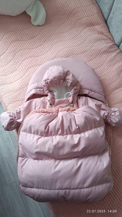 Продам комплект на выписку