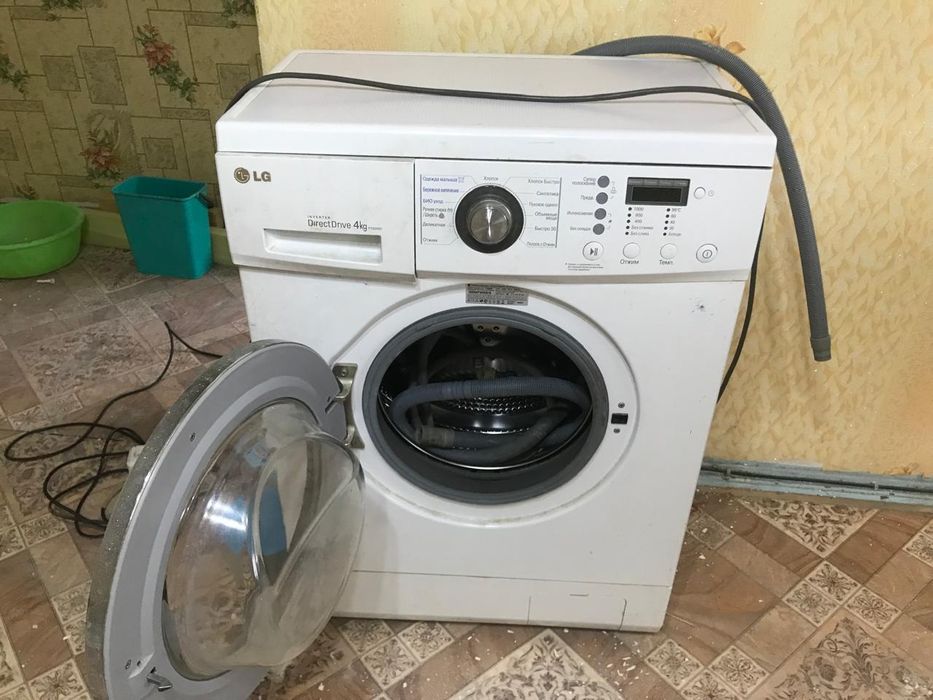 Машинка стиральная ,аристон 80 л