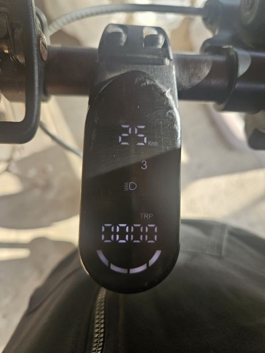 Vand trotineta electrica Jeep aproape noua