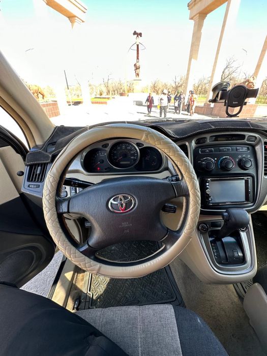 Продаю Тайота Хайландер