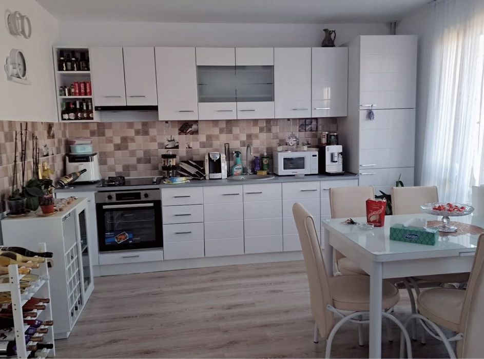 Inchiriem camere într-o casă privată/toată casa în Craiova