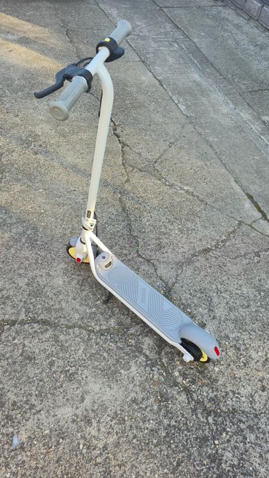 Детска електрическа тротинетка