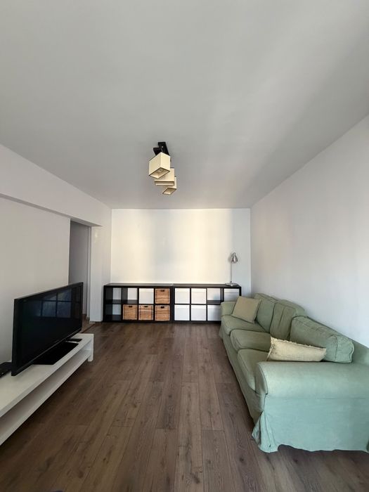 Apartament 2 camere de închiriat – Sector 4, vizavi de metrou Tineretului – 550 €/lună