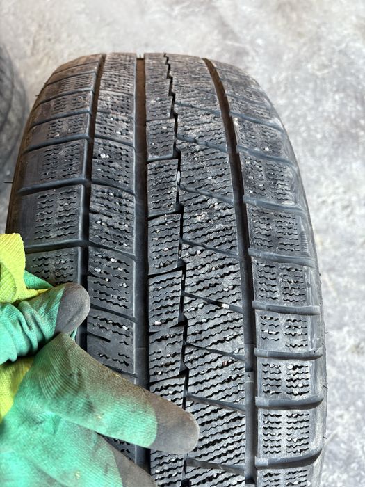продам шины 215/55/17
