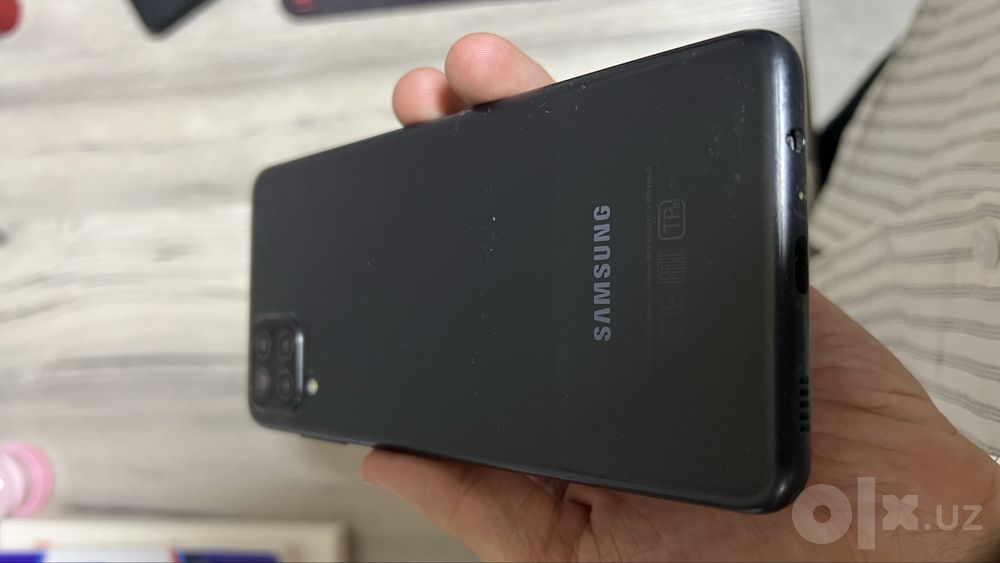 Samsung A12 yaxshi holatda