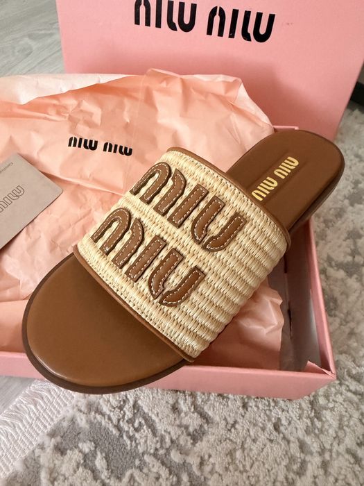 Flip flop miu miu
