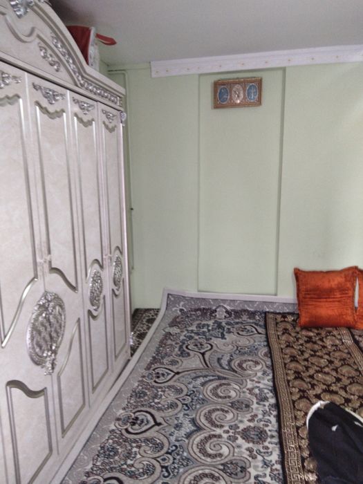 6 sutik uy sotiladi yashash uchun xama sharoitlari bor gaz,suv,svet