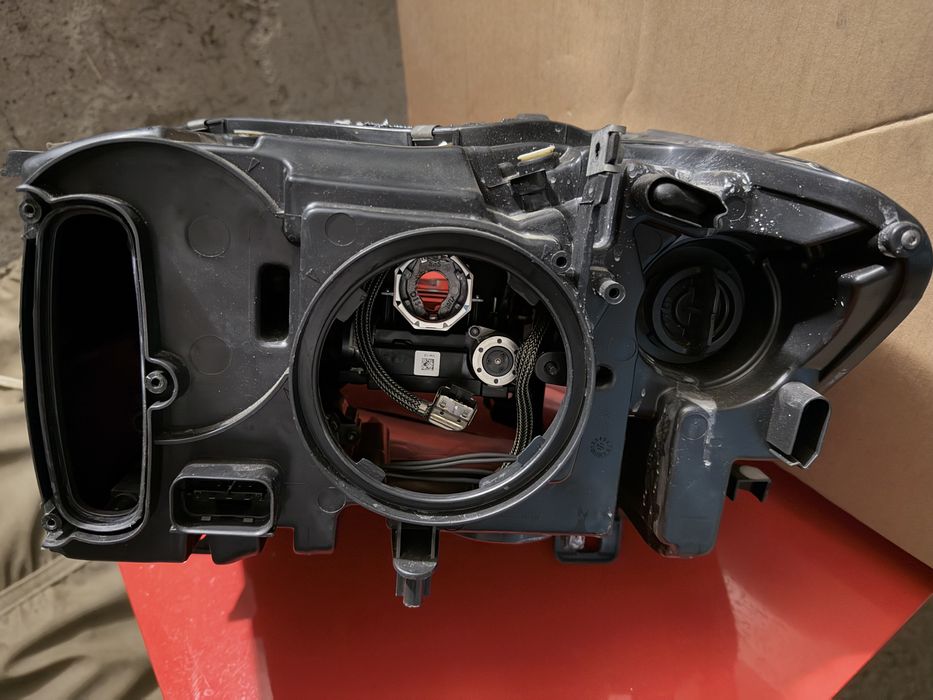 bmw x3 f25/x4 f26 LCI десен фар bixenon със завиване европейски