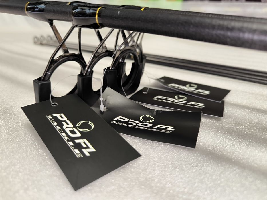 SET 4 Lansete Crap FL VIPER 3.90m 3.5 LBS 2 tronsoane Super Slim