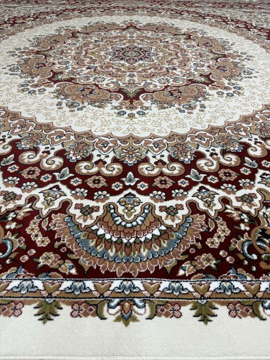 Продается ковер 3*4.  Очень хорошего качества. Плотный, чистый