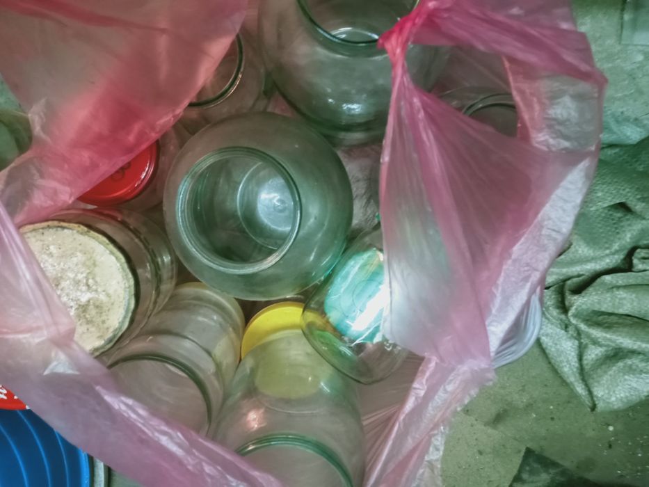 Продам разные банки 0,7-2 литровые