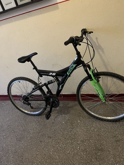 Vand bicicleta  in stare excelenta