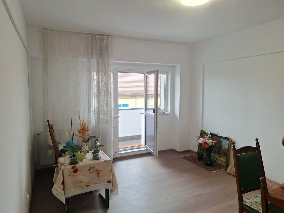 PF Vand Apartament cu 3 Camere