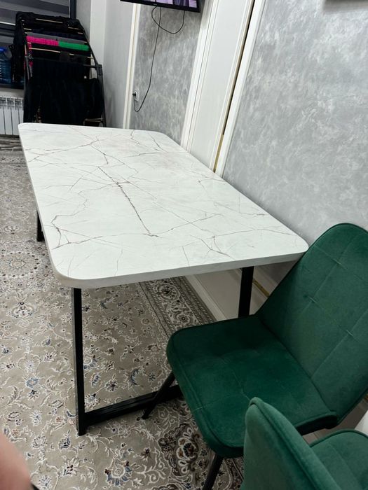 Стол продам новый!!