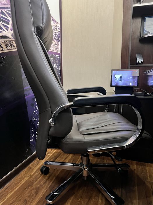 Sifati alo darajada judaham qulay.Narxi 13 milion sum ofis uchun ideal
