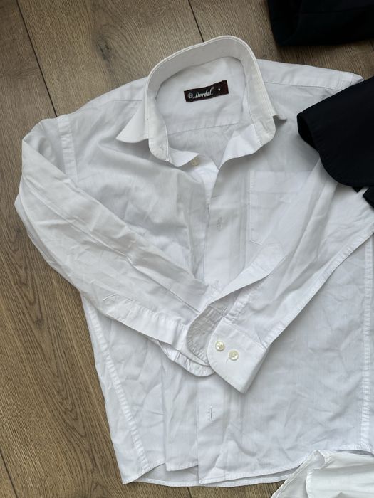 Детские пиджаки и рубашки