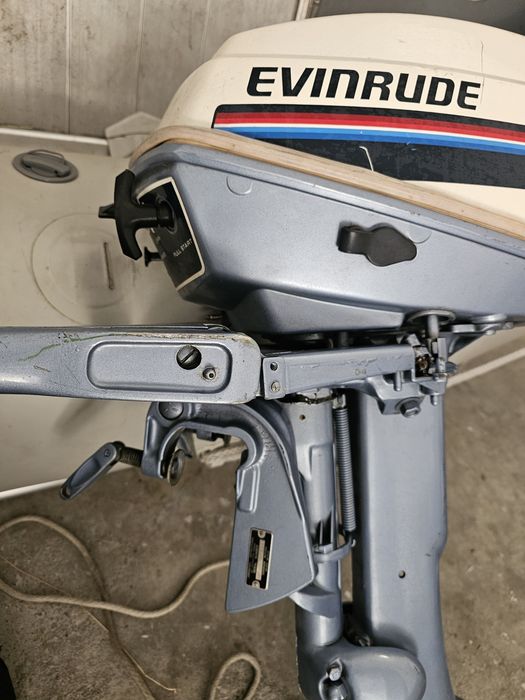 Motor barca Evinrude 6 cp