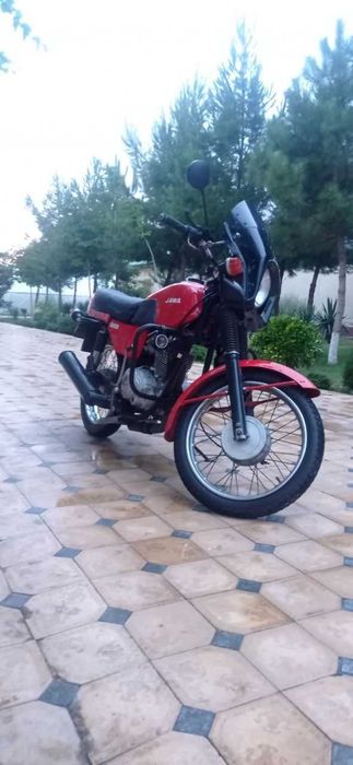 Motatsikl qizil rangli 200 kubali