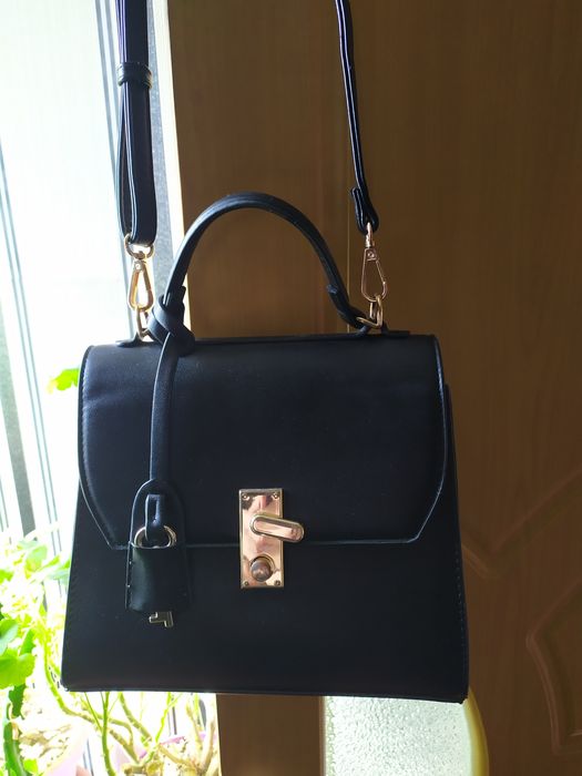 Продам женскую сумку.