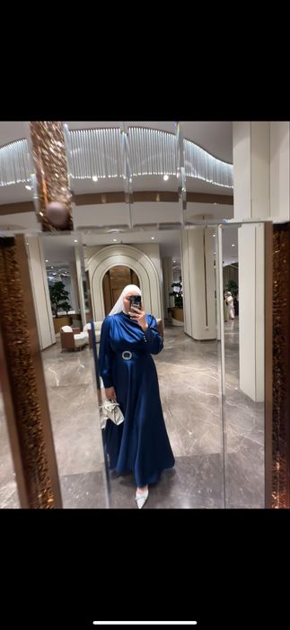 Платье атласное в пол 10К