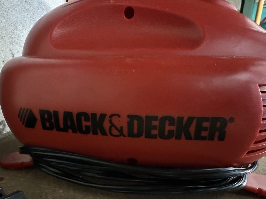 Компресор за помпане на гуми BLACK&DECKER ASI200