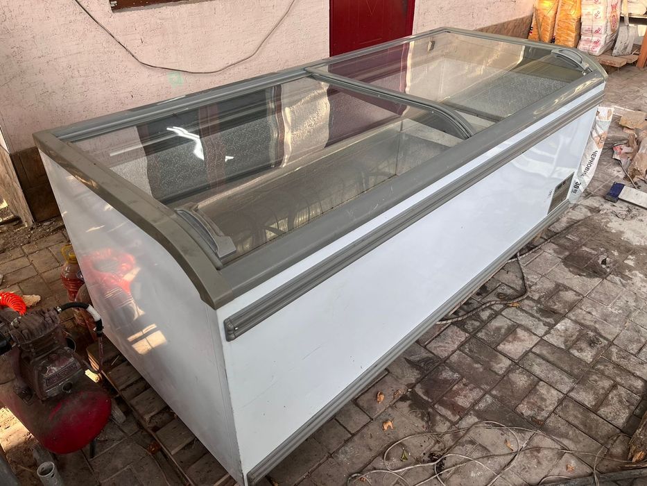 Холодильник, морозилка ветринная.