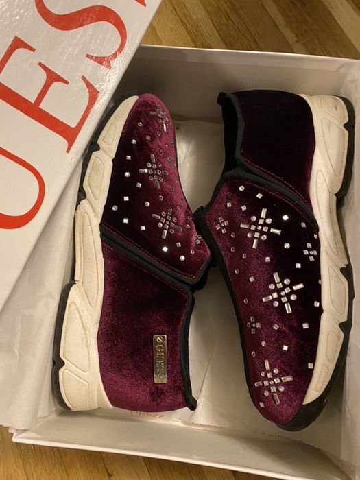 Кадифени Обувки Guess